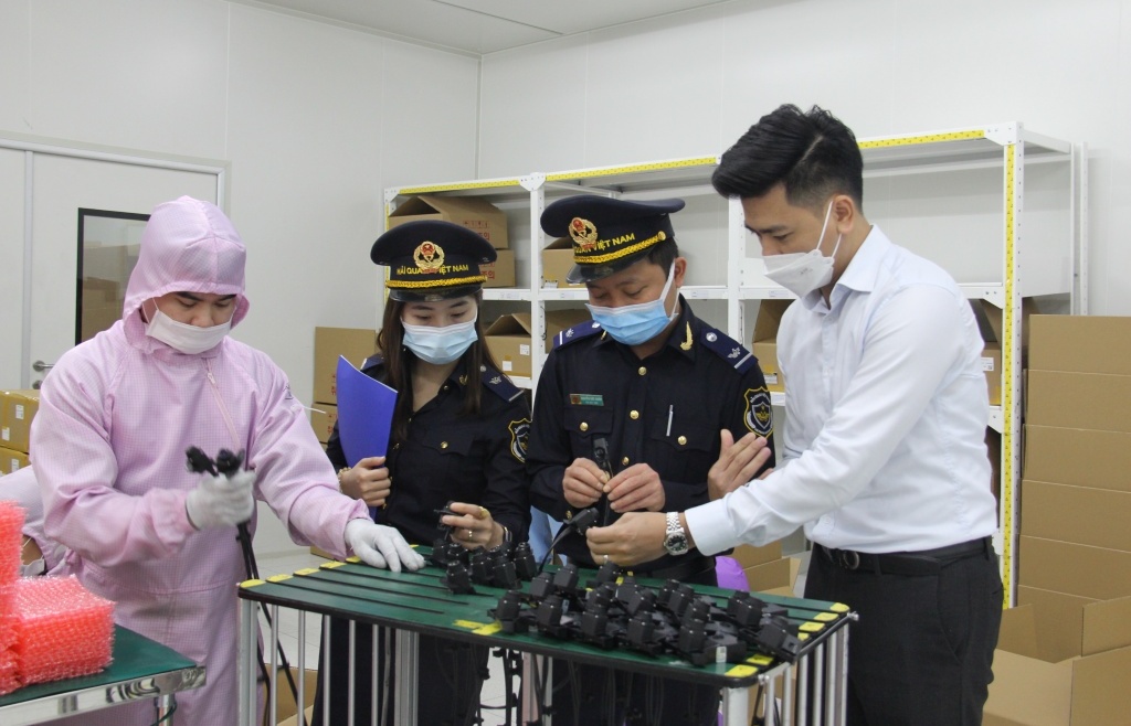 Thủ tục chuyển giao tài sản khi sáp nhập DN chế xuất thường vào DN chế xuất ưu tiên