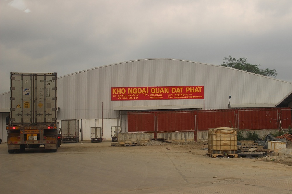 Kho ngoại quan Đạt Phát nằm tại khu vực cửa khẩu Cốc Nam. Ảnh: H.Nụ