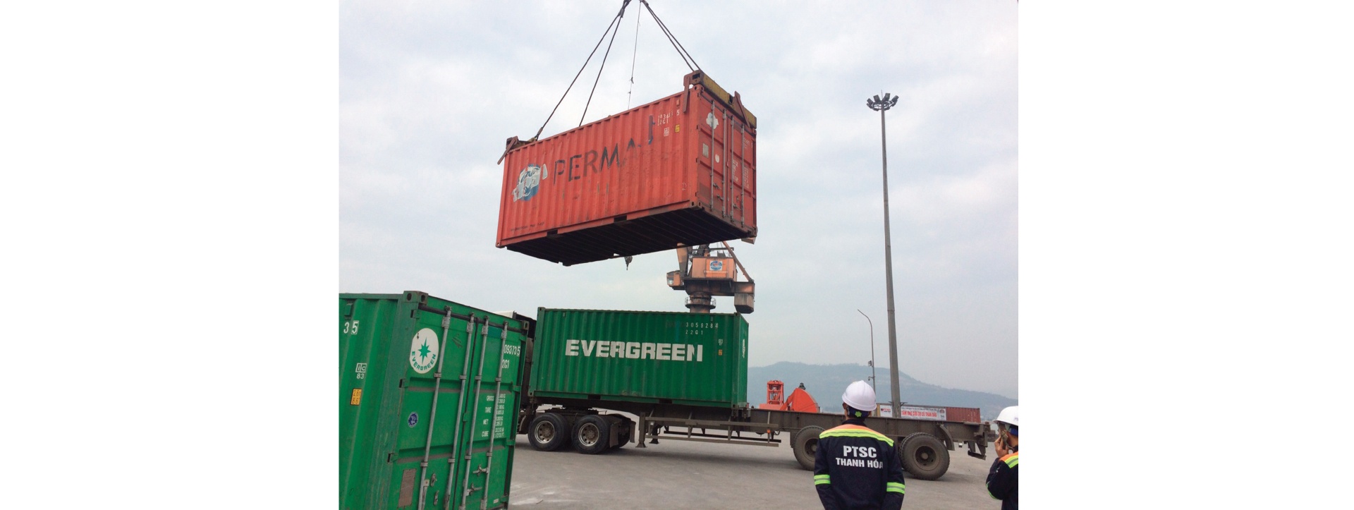 Thanh Hóa: Đưa cảng biển làm đòn bẩy triển kinh tế-xã hội Thanh Hóa: Đưa cảng biển làm đòn bẩy triển kinh tế-xã hội