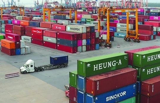 INFOGRAPHIC: 10 nhóm hàng nhập khẩu lớn nhất tháng 10/2025