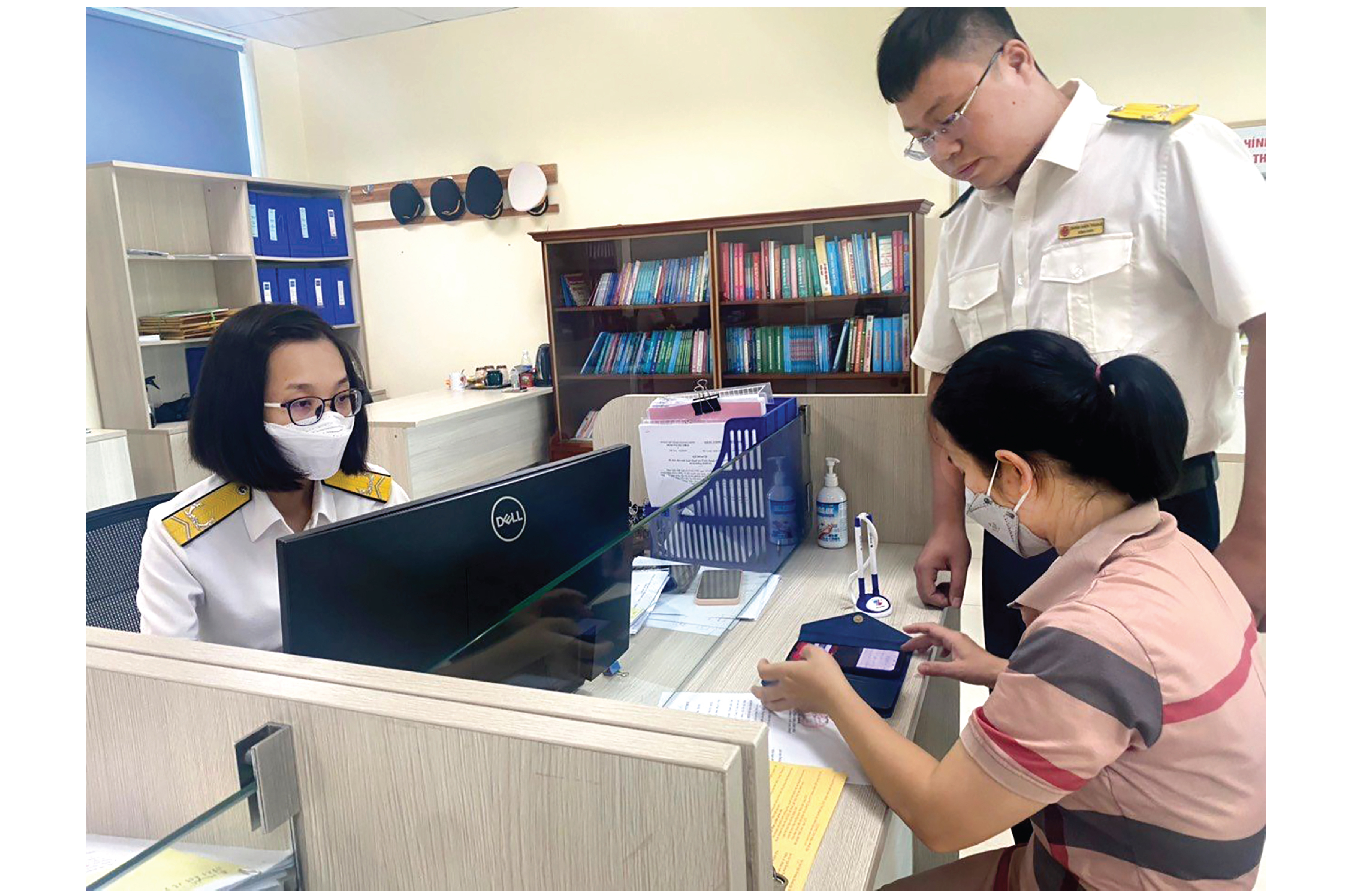 EMAGAZINE: Chuyển đổi số và cải cách thuế, góp phần hoàn thành mục tiêu tăng trưởng