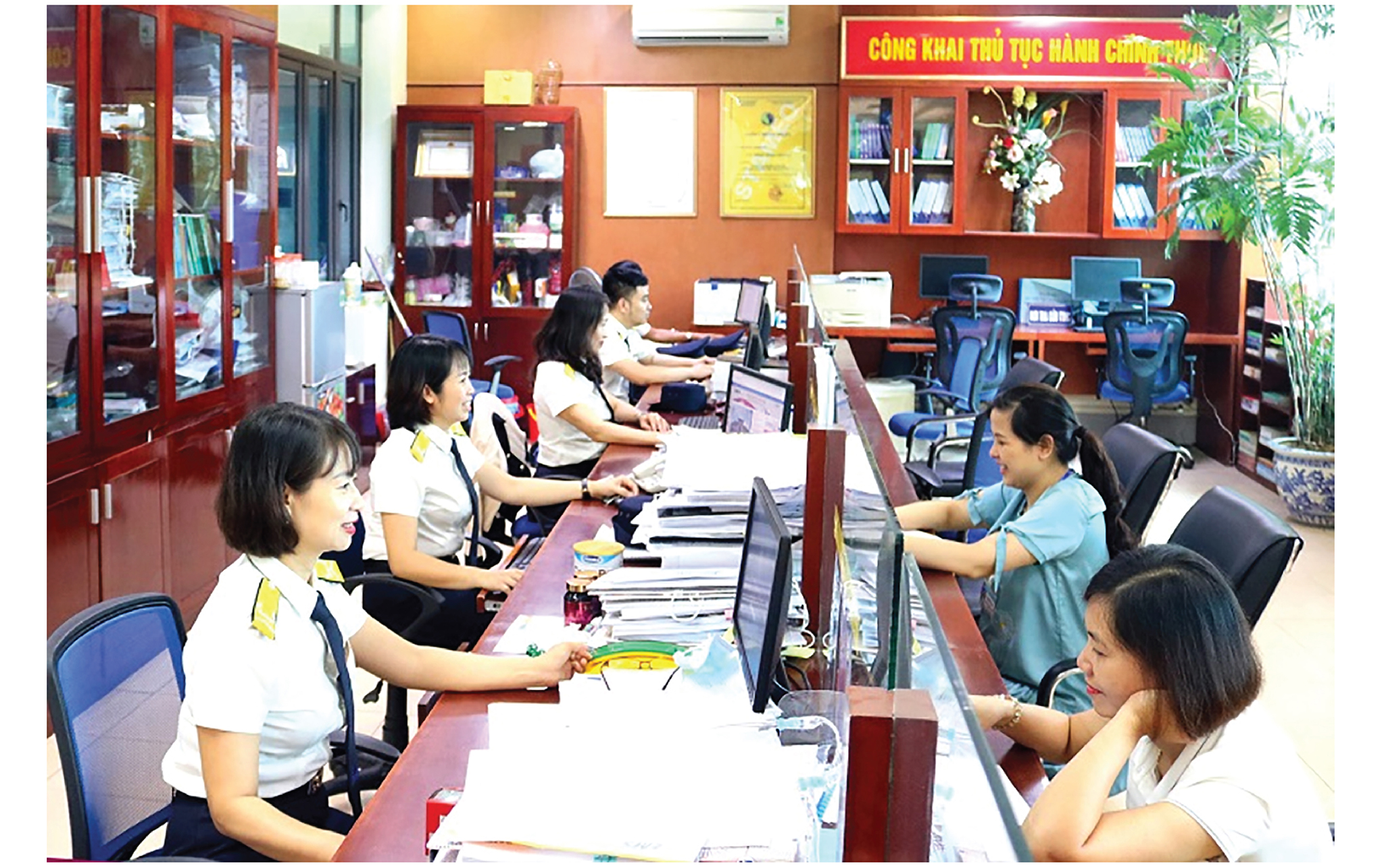 EMAGAZINE: Phân cấp, phân quyền trong quản lý thuế: Tăng hiệu quả, giảm thủ tục vì người dân và doanh nghiệp - Ảnh 4