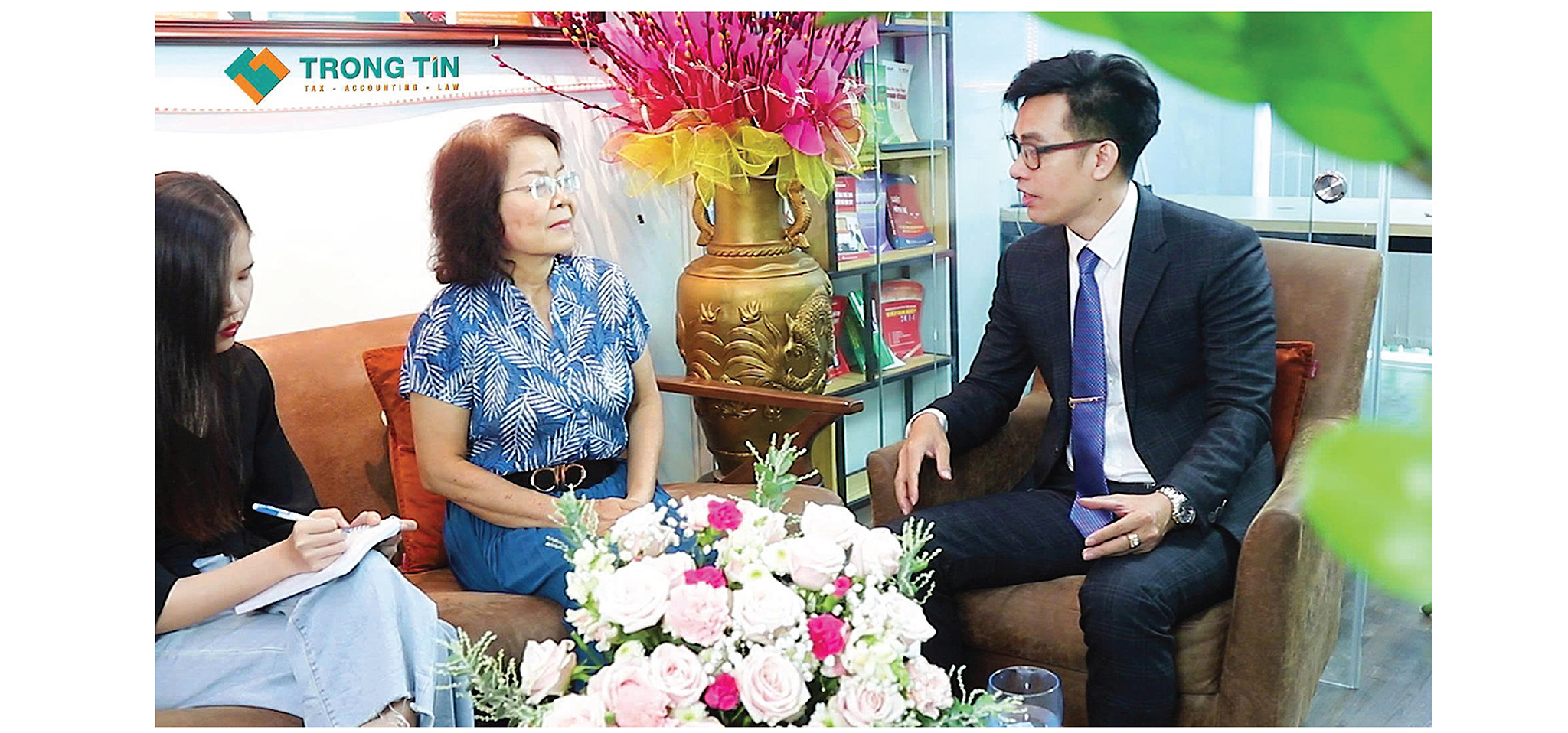 &amp;ldquo;Nhiệm vụ phục vụ v&amp;agrave; phụng sự Nh&amp;acirc;n d&amp;acirc;n vẫn được đặt l&amp;ecirc;n h&amp;agrave;ng đầu&amp;rdquo;.