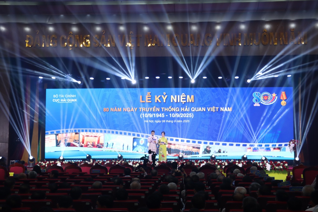 (PHOTO): Cục Hải quan long trọng tổ chức kỷ niệm 80 năm ngày truyền thống 10/9