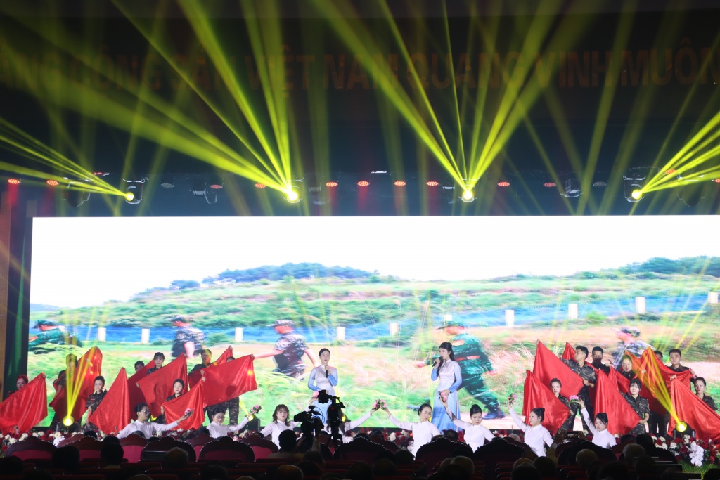 (PHOTO): Cục Hải quan long trọng tổ chức kỷ niệm 80 năm ngày truyền thống 10/9