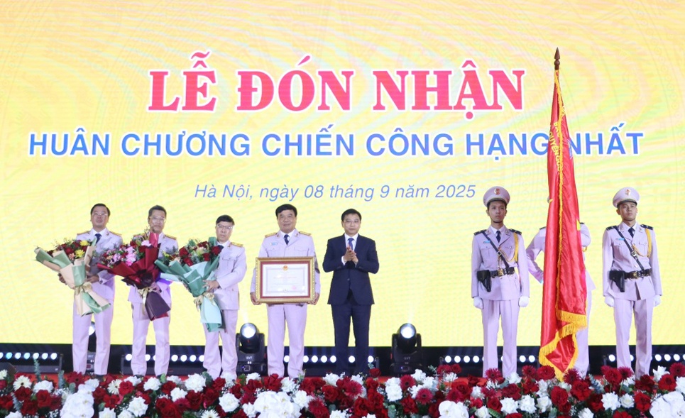 Cục Hải quan vinh dự đón nhận Huân chương Chiến công hạng Nhất