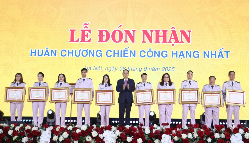 Cục Hải quan vinh dự đón nhận Huân chương Chiến công hạng Nhất