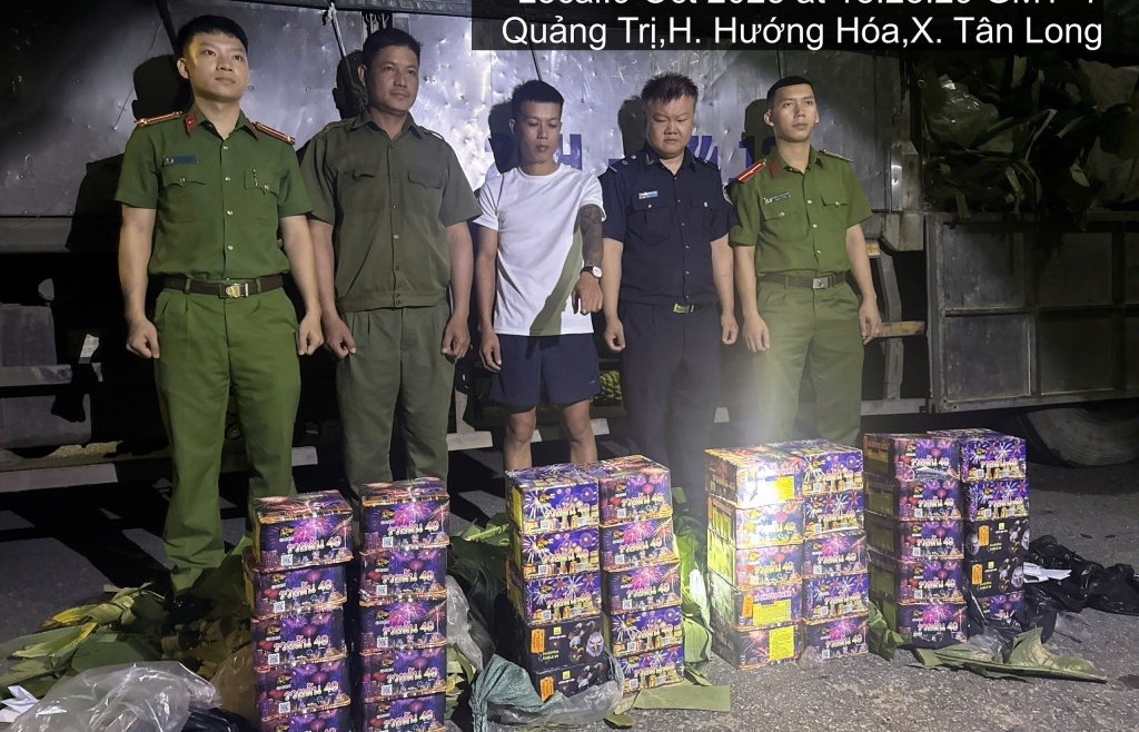 Khởi tố vụ vận chuyển 72kg pháo hoa nổ