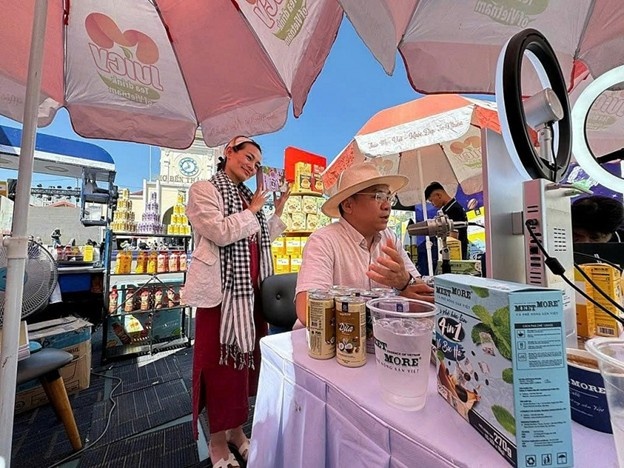 Chuyển đổi số - Đòn bẩy đưa hàng Việt vươn ra thế giới