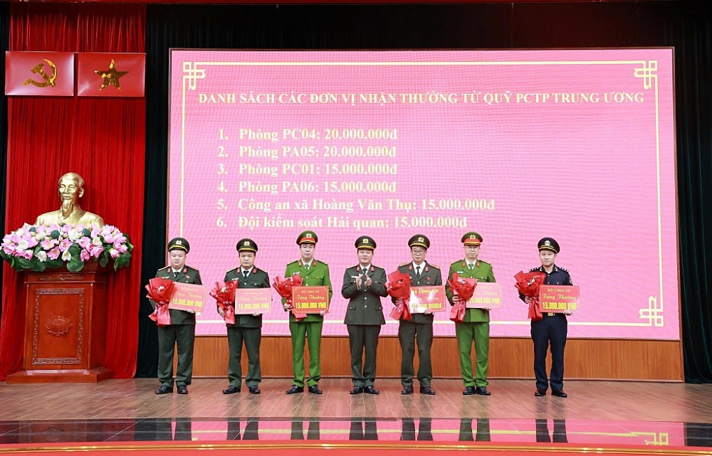 Lễ trao thưởng. 