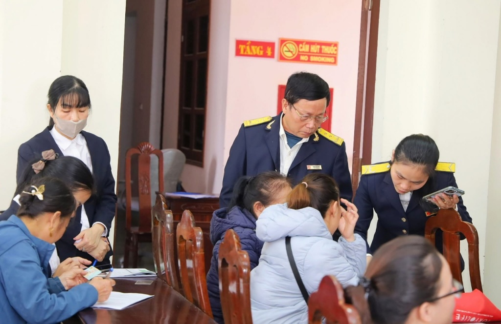 Hướng dẫn chính sách thuế đối với hộ, cá nhân kinh doanh trong giai đoạn chuyển đổi