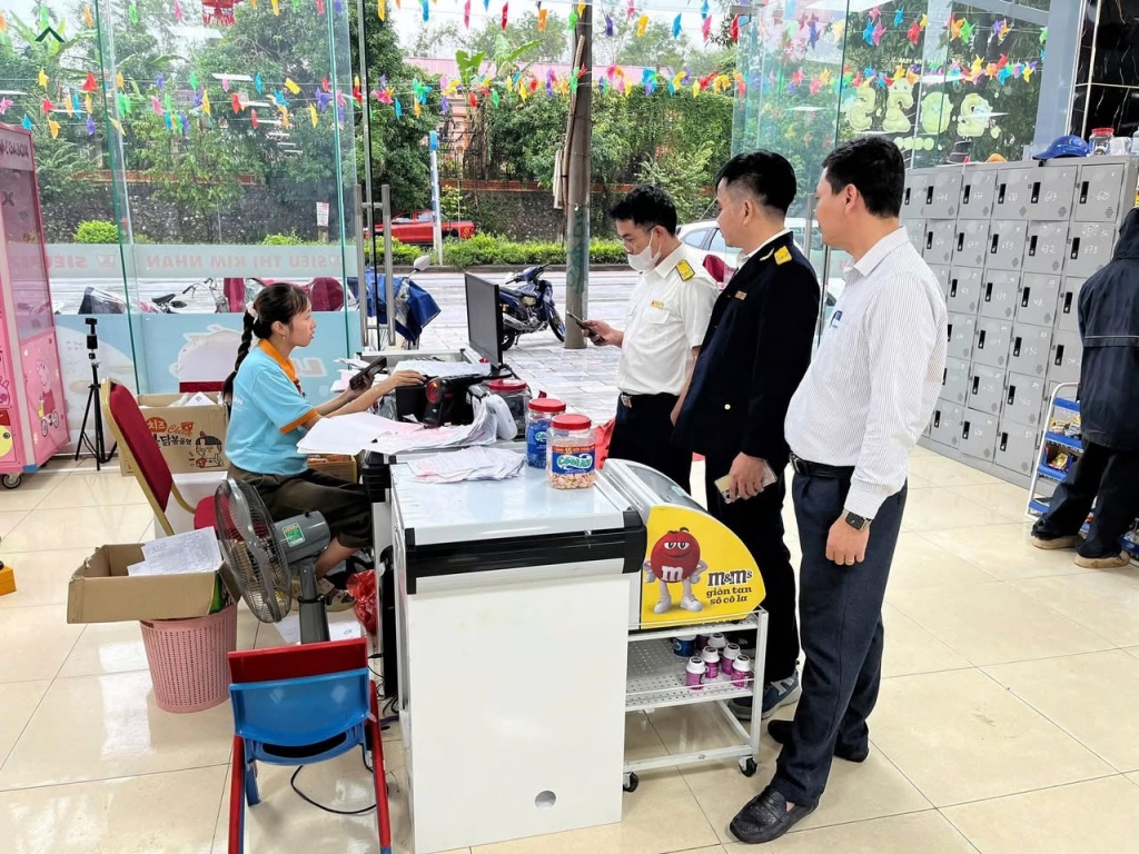 Thuế Nghệ An: “Đi từng ngõ, gõ từng hộ” nhiều chỉ tiêu chuyển đổi hộ đã đạt 97-99%