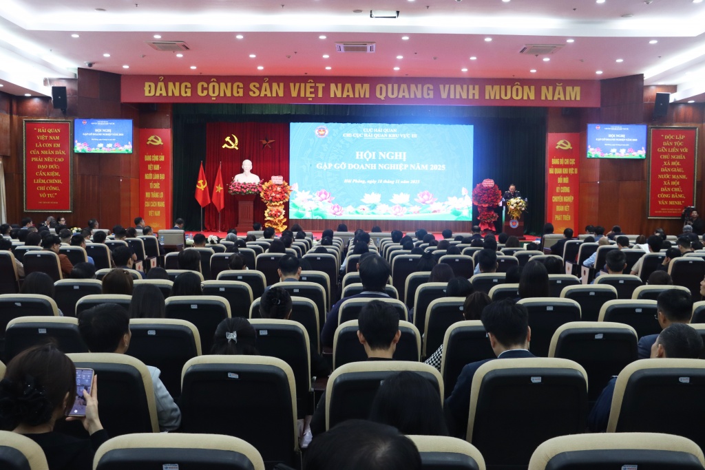 Hải quan khu vực III lấy người dân, doanh nghiệp làm trung tâm phục vụ