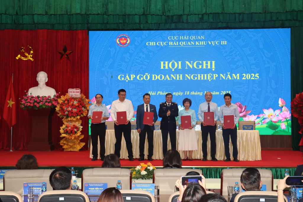 Hải quan khu vực III giúp doanh nghiệp tuân thủ tốt pháp luật