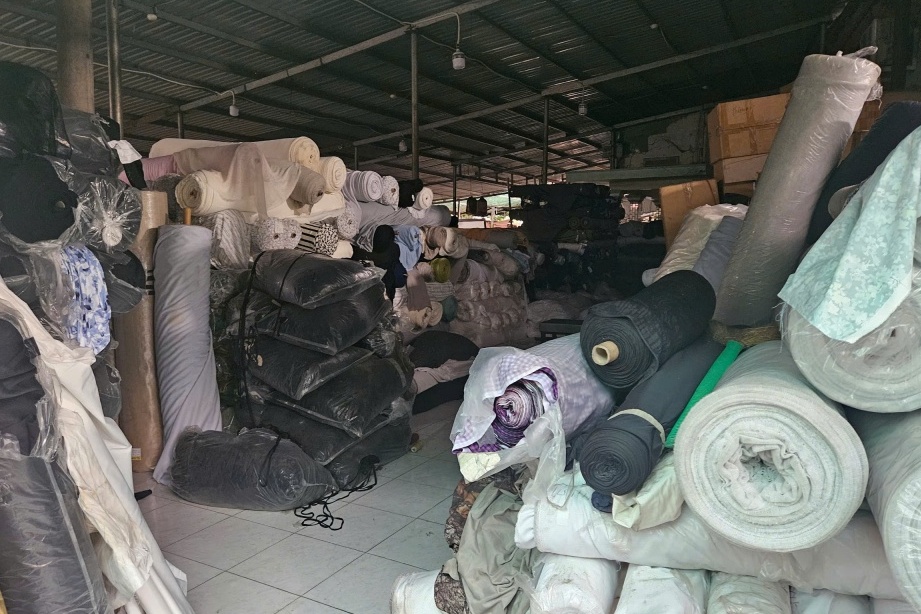 Phát hiện kho hàng chứa trên 100 tấn vải không nguồn gốc, xuất xứ