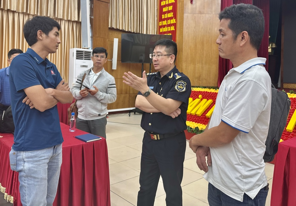 Hải quan đối thoại, gỡ vướng cho doanh nghiệp xuất nhập khẩu qua cảng Cát Lái