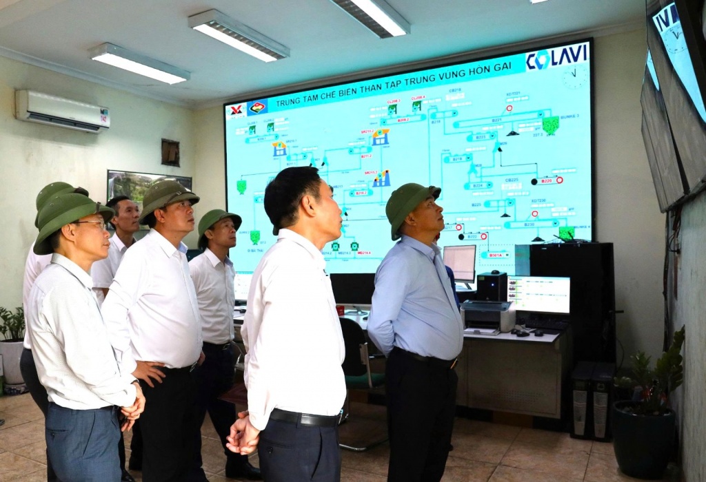 Đảm bảo hệ thống kho cảng đáp ứng cho công tác sản xuất, tiêu thụ than