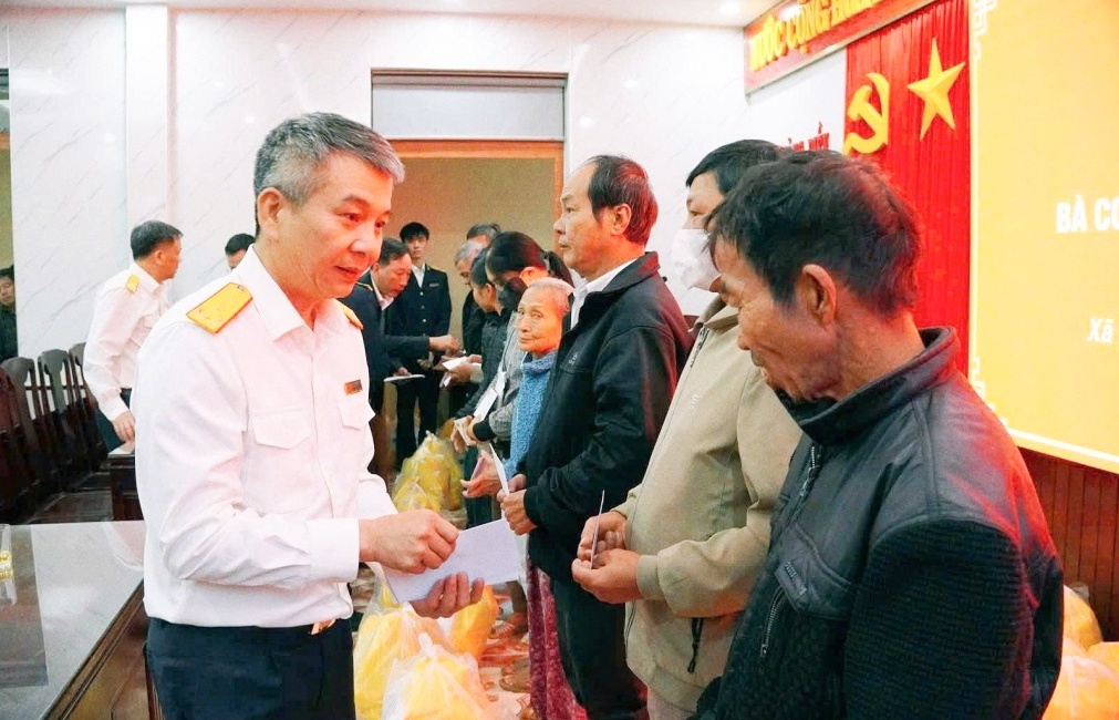 Ngành Thuế khẩn trương hỗ trợ người nộp thuế bị tổn thất do bão lũ