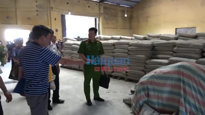 Ngụy trang 1,3 tấn ma túy trong vỏ bọc xi măng