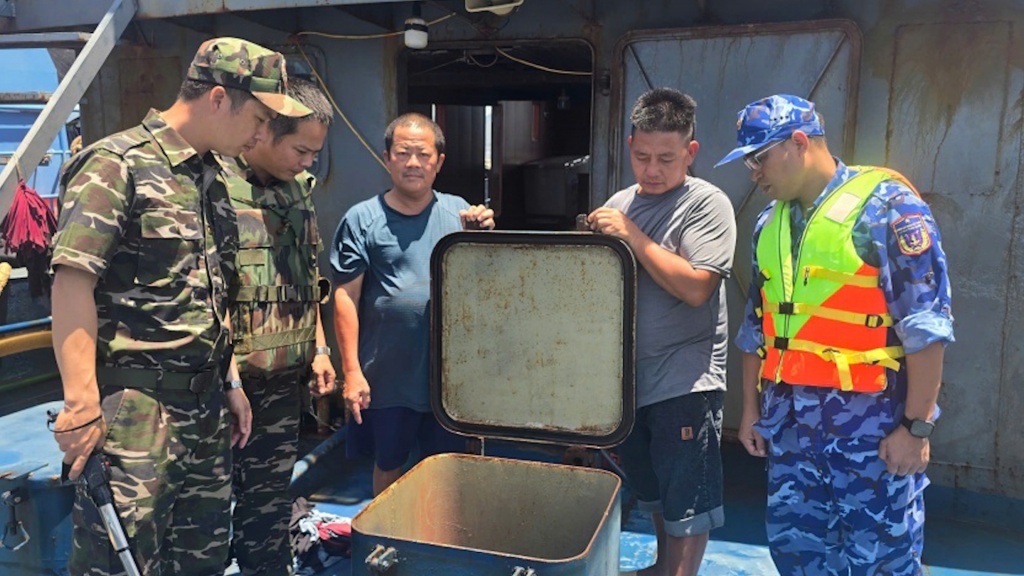 VIDEO: Bắt giữ 75.000l chất lỏng nghi là dầu DO, giá trị hàng vi phạm 1,3 tỷ đồng.