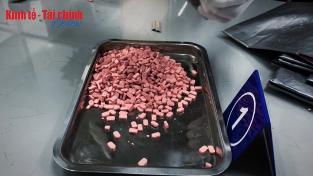 VIDEO:  Ma túy qua đường hàng không: Thủ đoạn tinh vi, tăng “nóng” tại sân bay