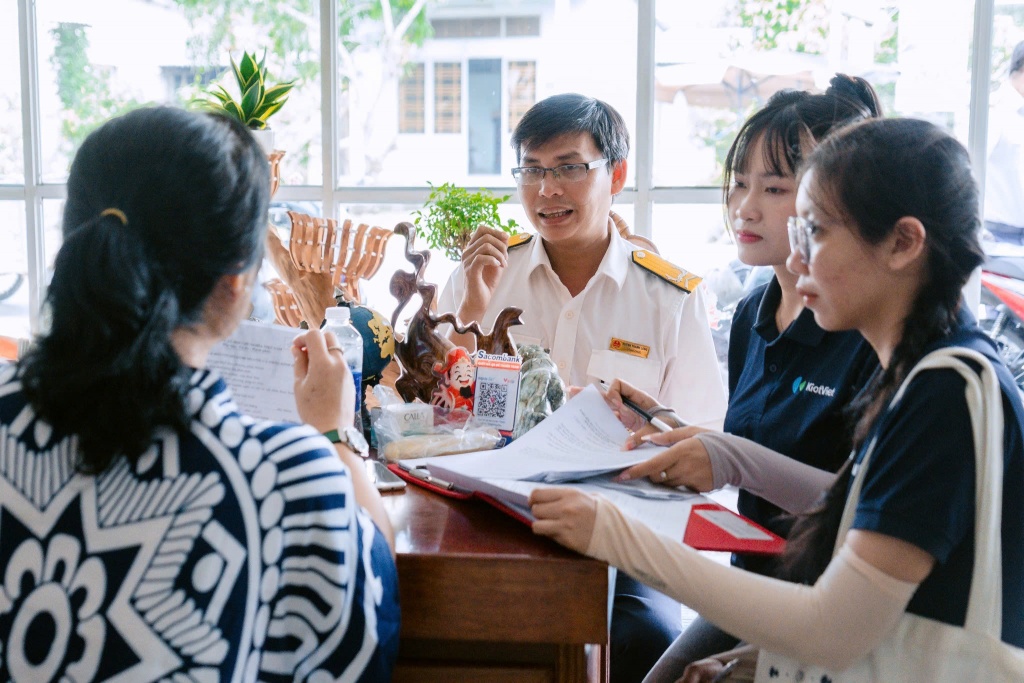 Ngành Thuế đồng hành cùng hộ kinh doanh chuyển đổi từ thuế khoán sang thuế kê khai