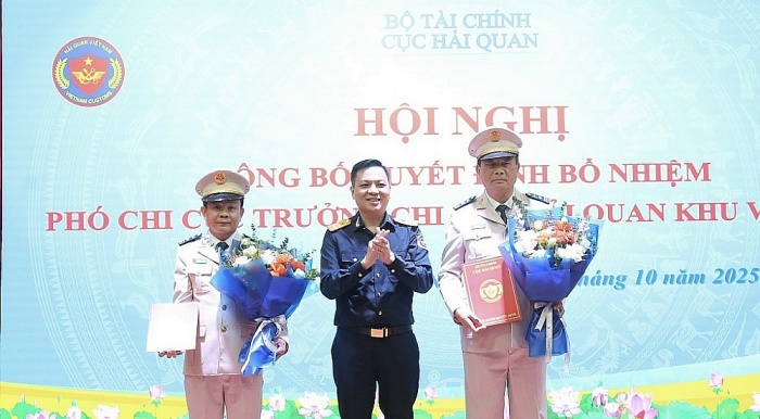 Bổ nhiệm 2 tân Phó Chi cục trưởng Hải quan khu vực VIII