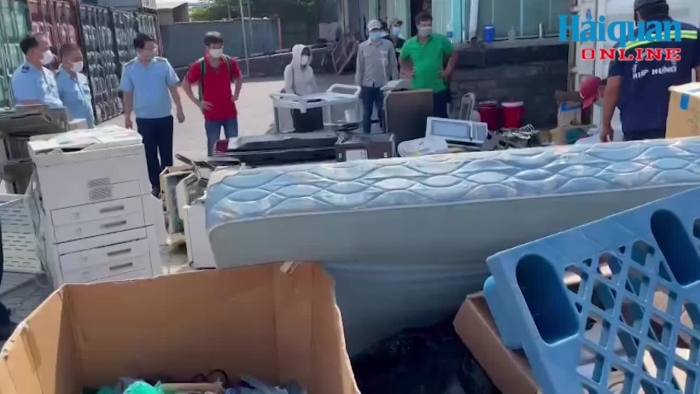 Hải quan cảng Sài Gòn khu vực 1 tiếp tục phát hiện 1 container hàng cấm nhập khẩu